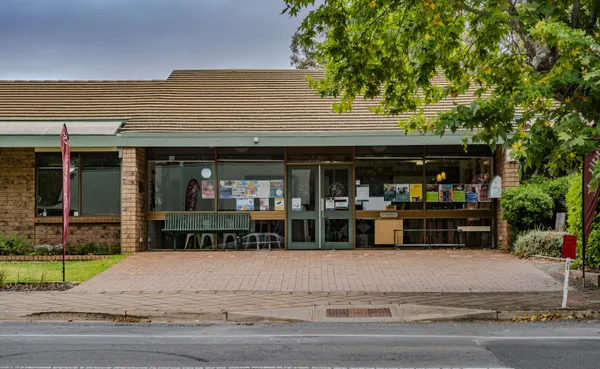 Front street view of the Mount Pleasant Council Branch Office and Library