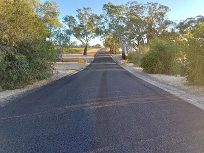 Neldner Road spray seal completed