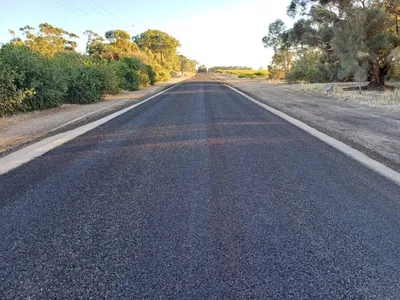 Neldner Road spray seal