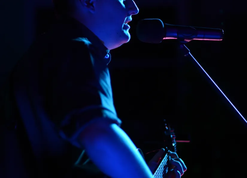 Chayse Larsen playing guitar