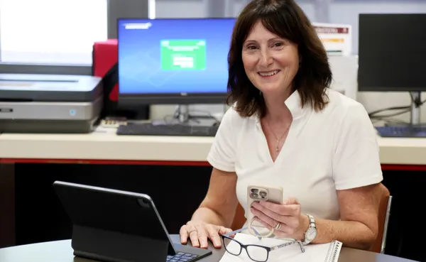 Fiona Oram using a laptop