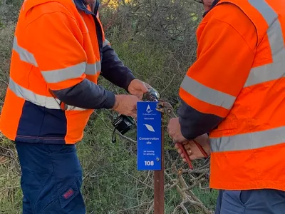 New blue marker installation