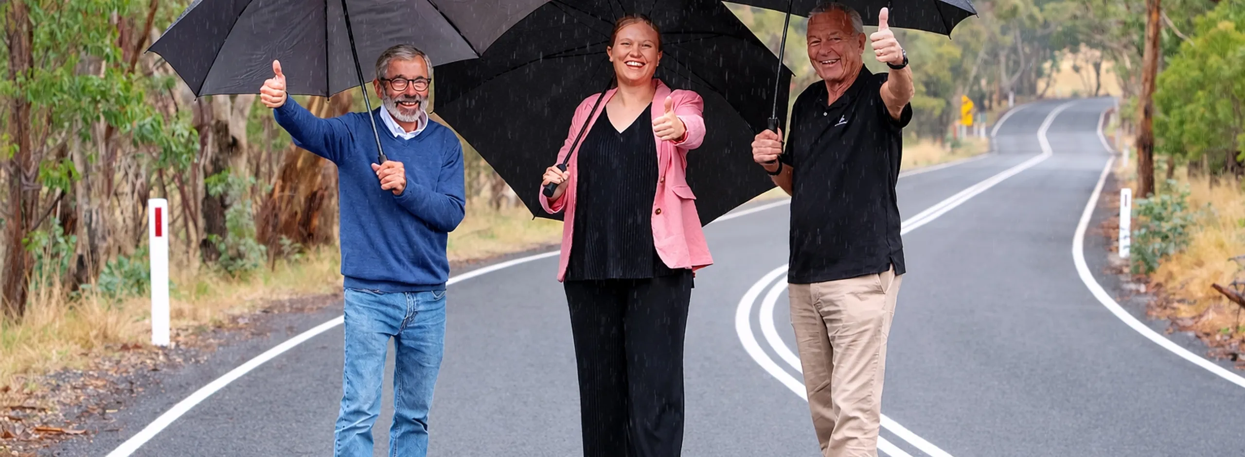 Stephen Henschke with the Mid Murray and The Barossa Council Mayors walking down Keyneton Road