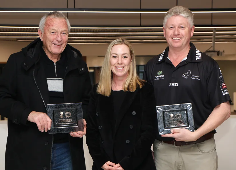 Cricket presentation trio