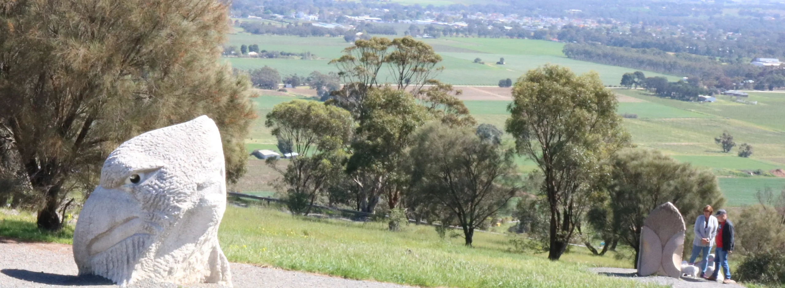 Mengler Hill Lookout / Barossa Sculpture Park